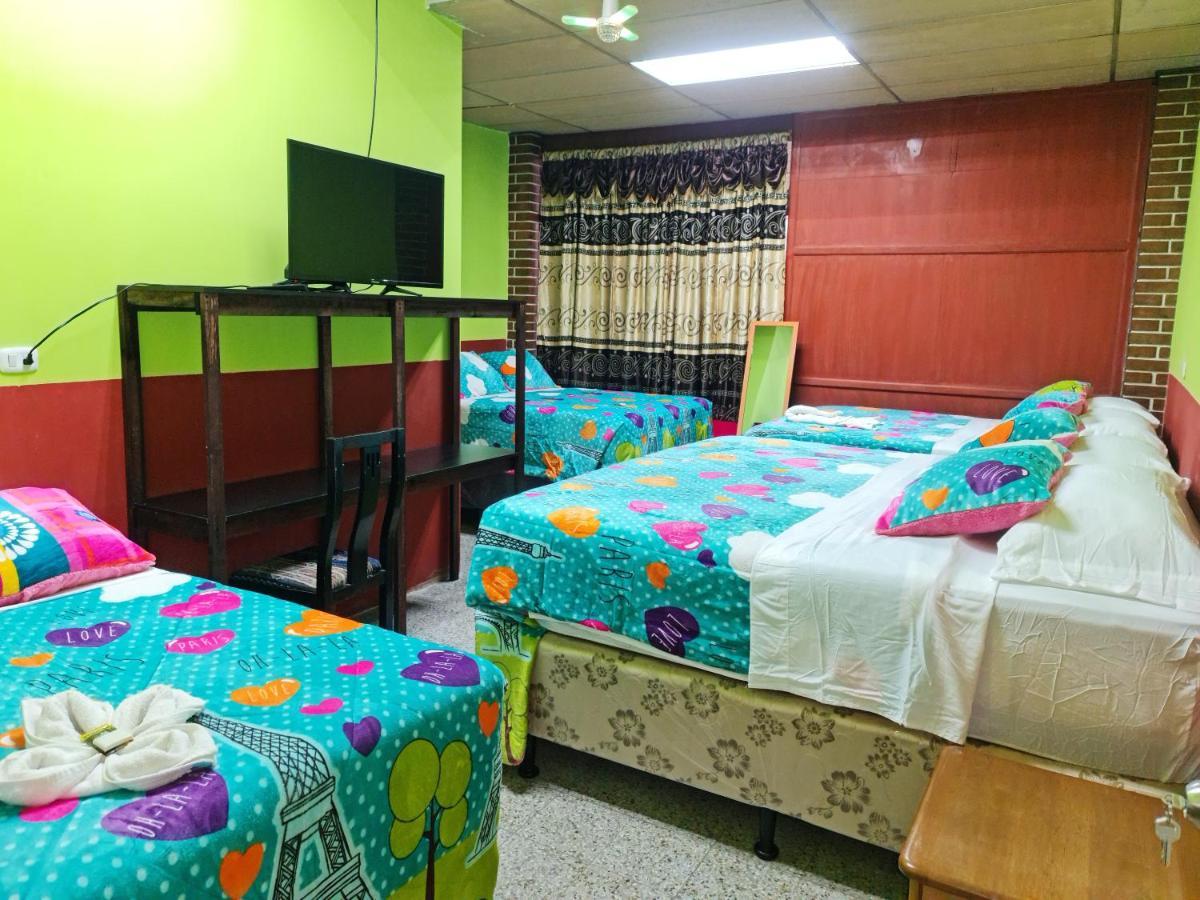 Hotel Kasa Kamelot Las Rosas Quetzaltenango Ngoại thất bức ảnh